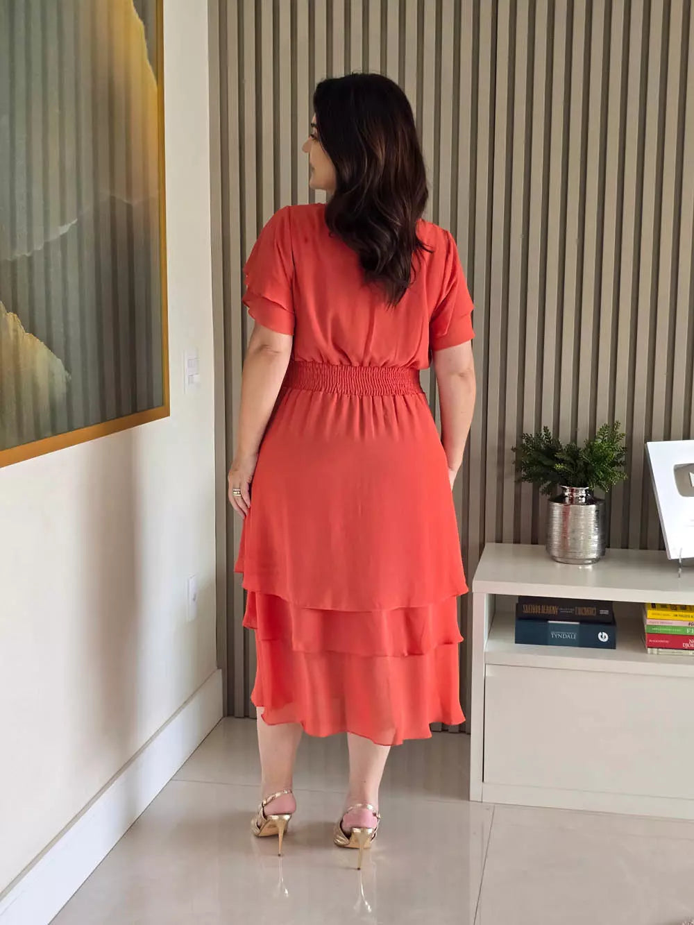 VESTIDO BORDADO COM CAMADAS